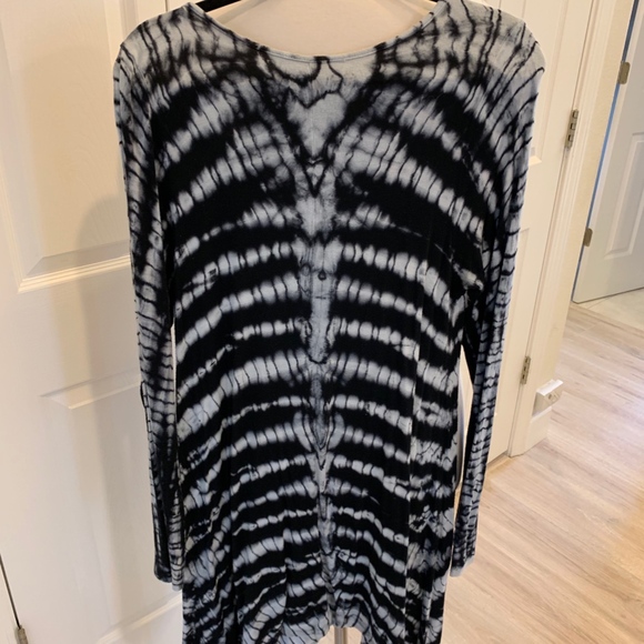 Beautiful Animal Print Knit Dress - EUC - L/XL - Picture 4 of 4